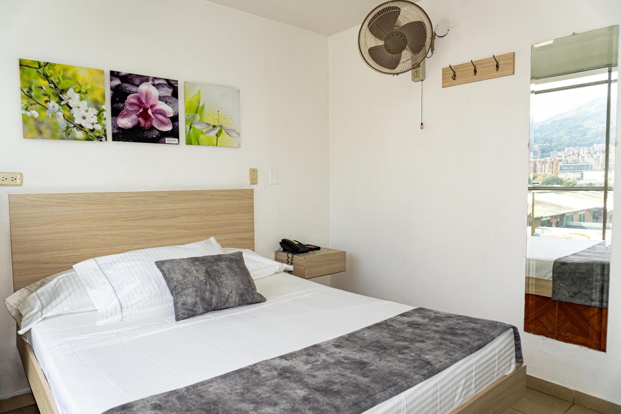 Hotel Alcaravan Medellin Itagüí Zewnętrze zdjęcie