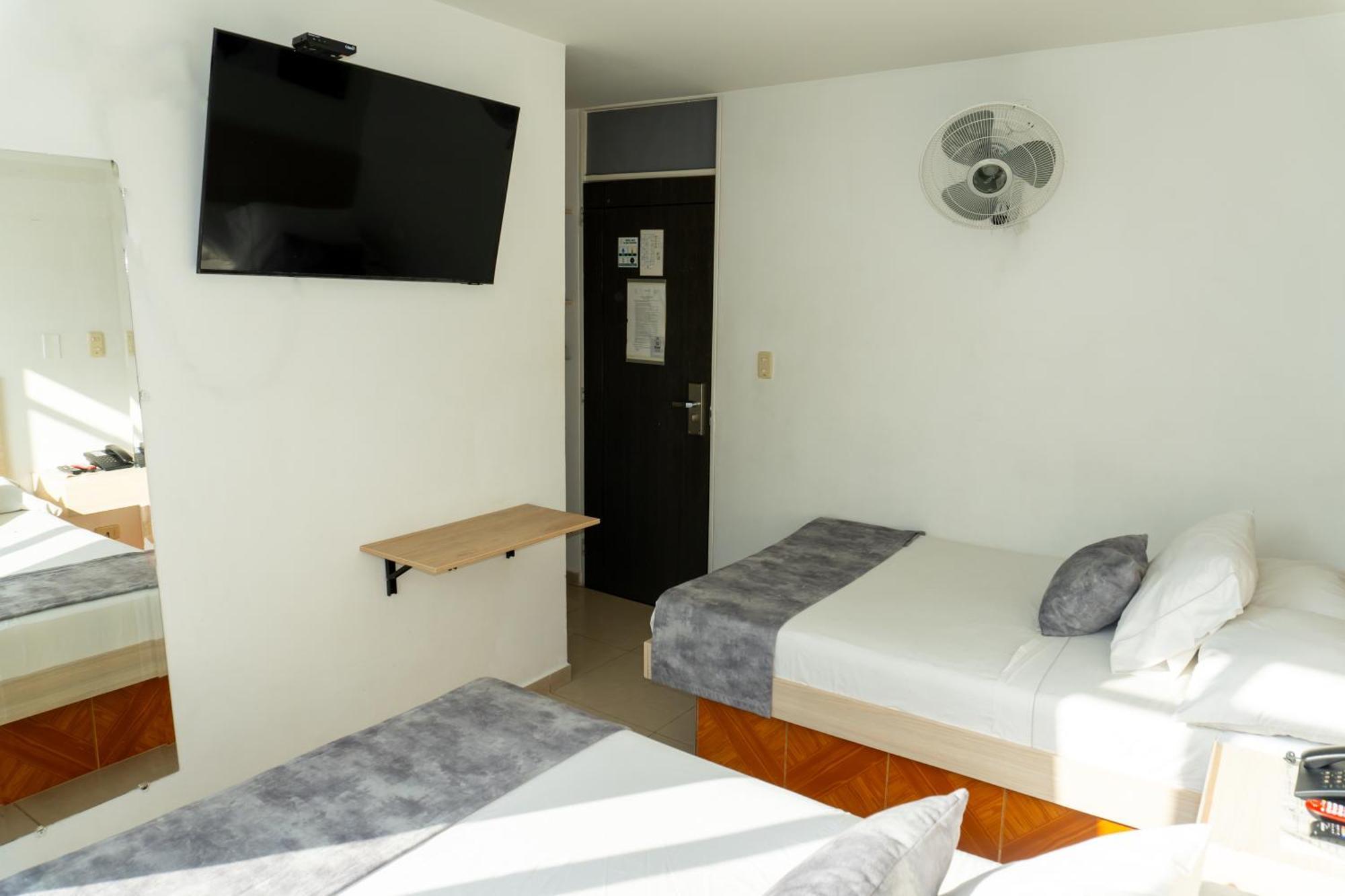 Hotel Alcaravan Medellin Itagüí Zewnętrze zdjęcie