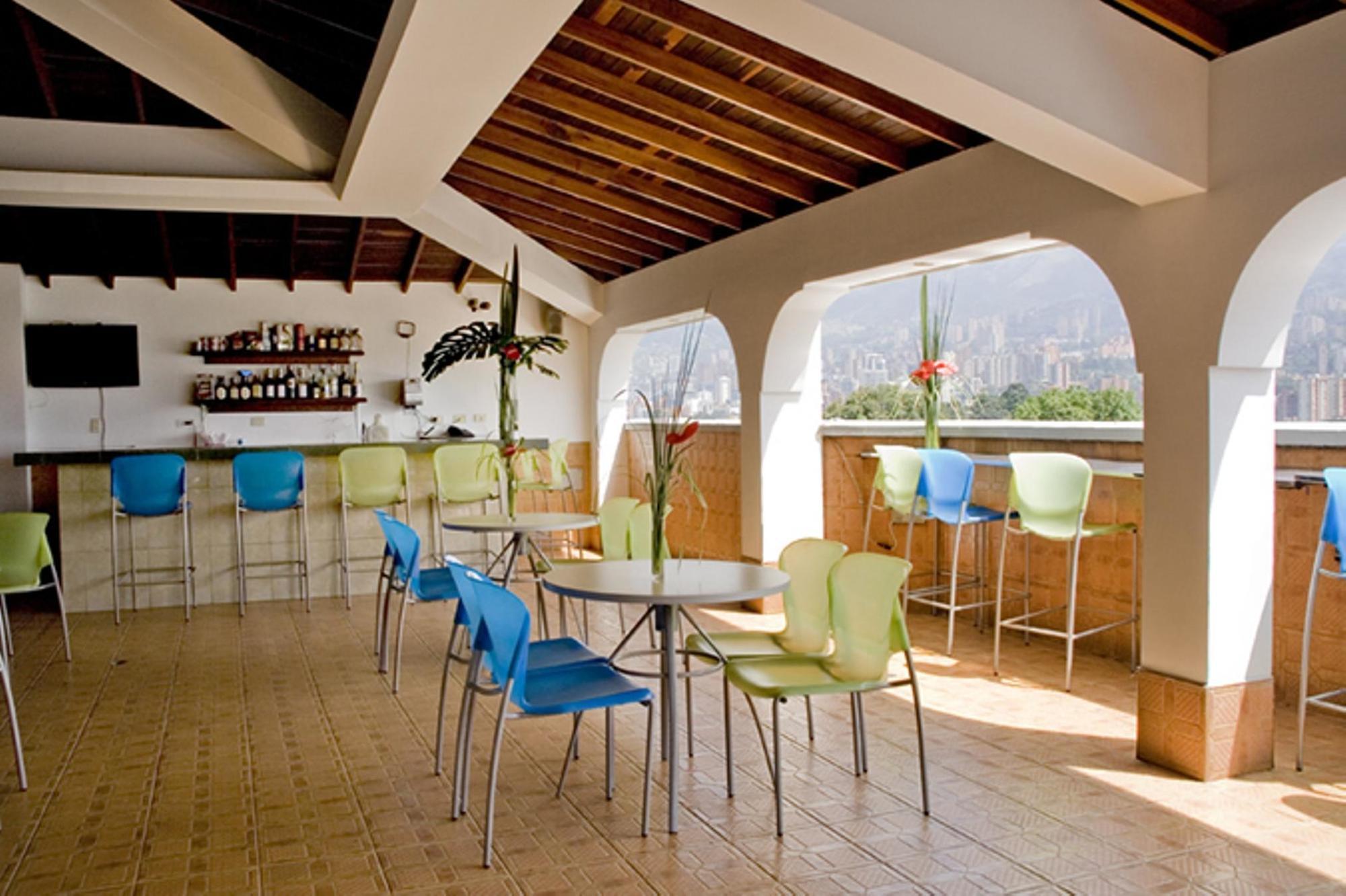 Hotel Alcaravan Medellin Itagüí Zewnętrze zdjęcie